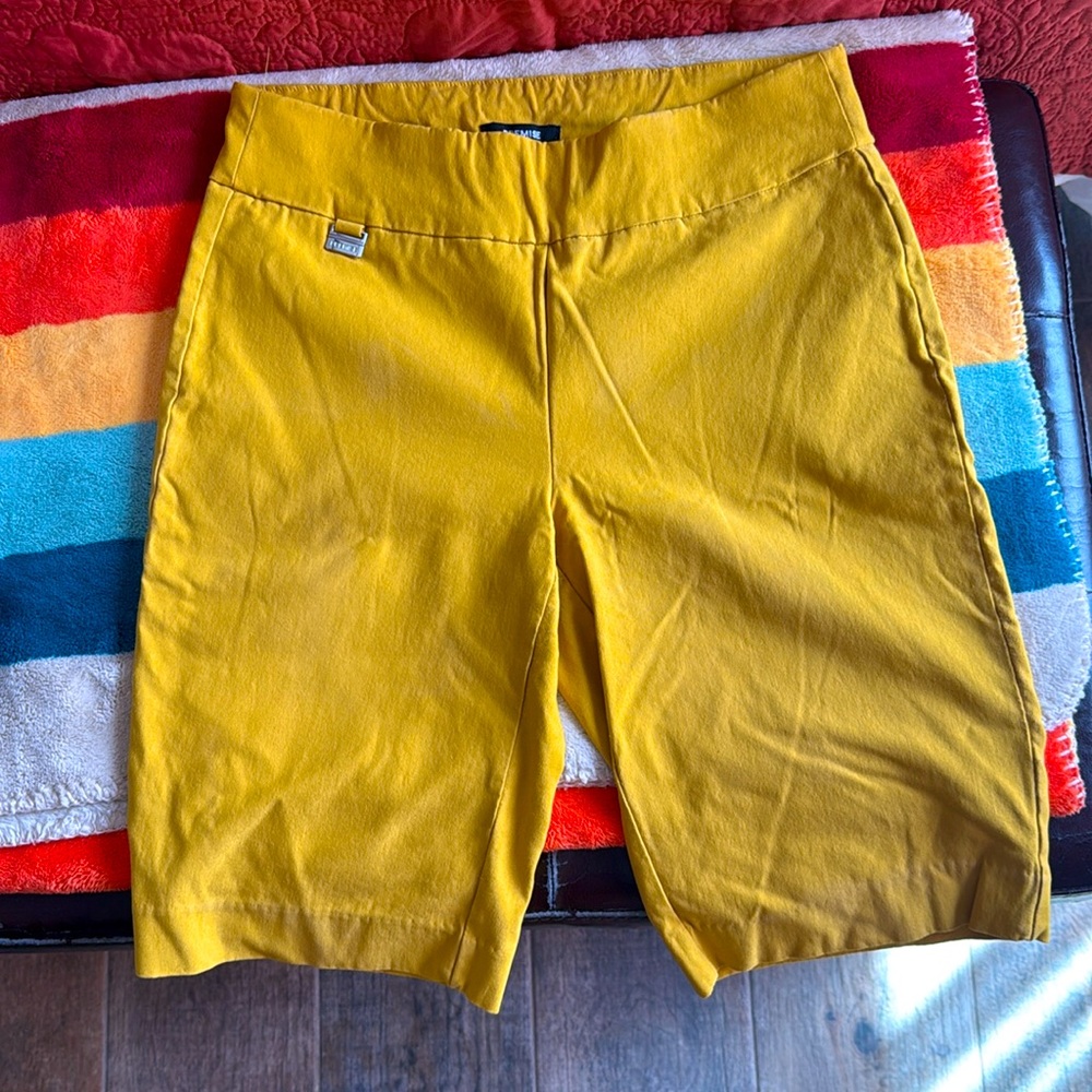 Premise women’s Bermuda Shorts